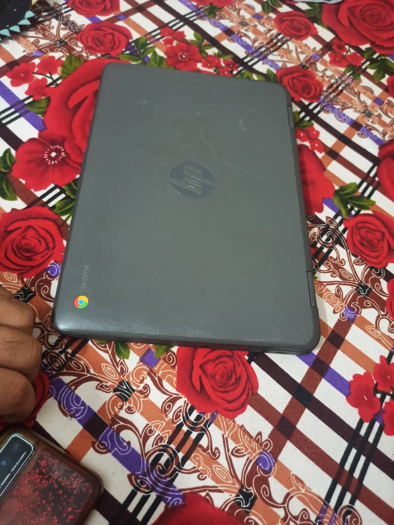 chrome book ho 360 rotation with touch LCD 1