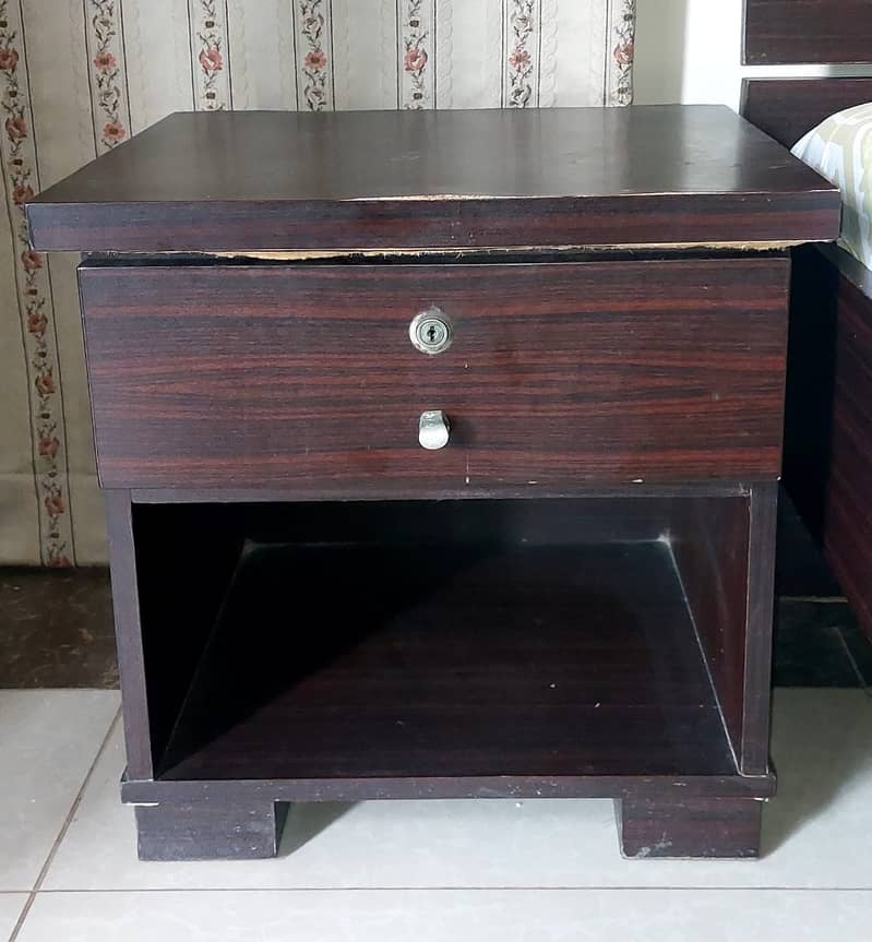 King bed with two side tables (mattress not included in the price) 1