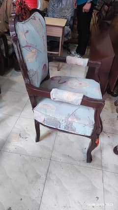 2 type chairs type 1 Qty 25 type 2 without cover sites Qty 80+