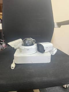 UNV 4ch nvr with 4cameras with Poe plug and play