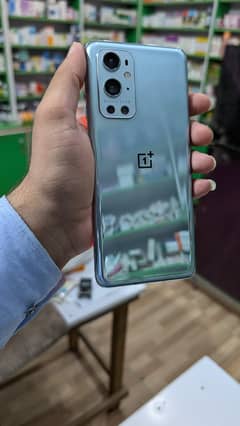 One Plus 9pro Condition 10 of 10  8/256 90Fps