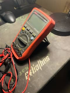 Uni T UT61A digital multi meter