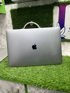Apple MacBook Pro 2016 |15Inch | Core i7| 16GB RAM | 256 GB SSD