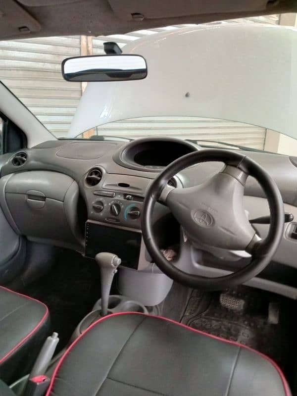 Toyota Vitz 2000 8