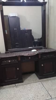 Dressing mirror