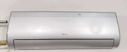 GREE 1 TON AC 2 YEARS USE