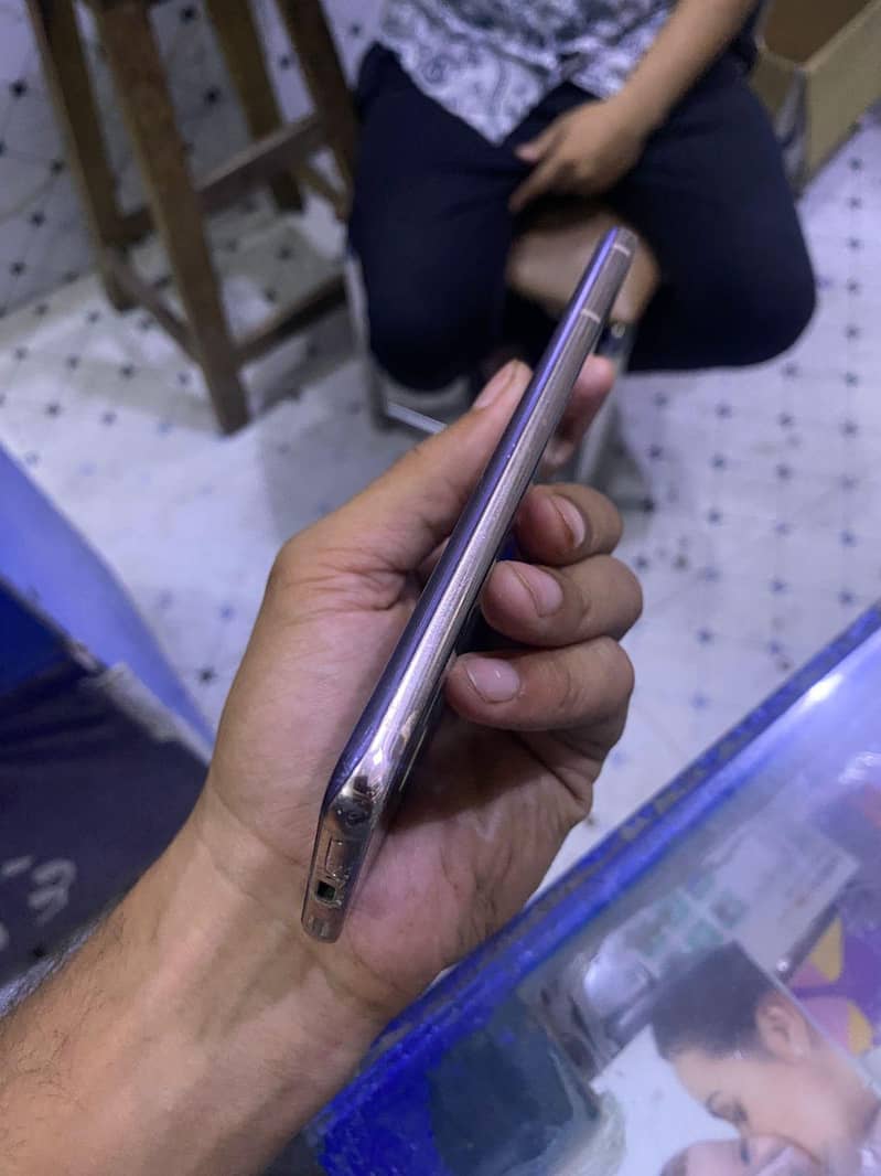 sumsung s 21 all ok non pta butt all net work sim workiing 2