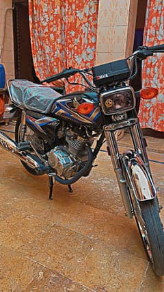 Honda 125 black colour