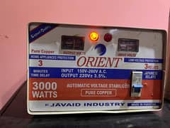refrigerator with stabilizer