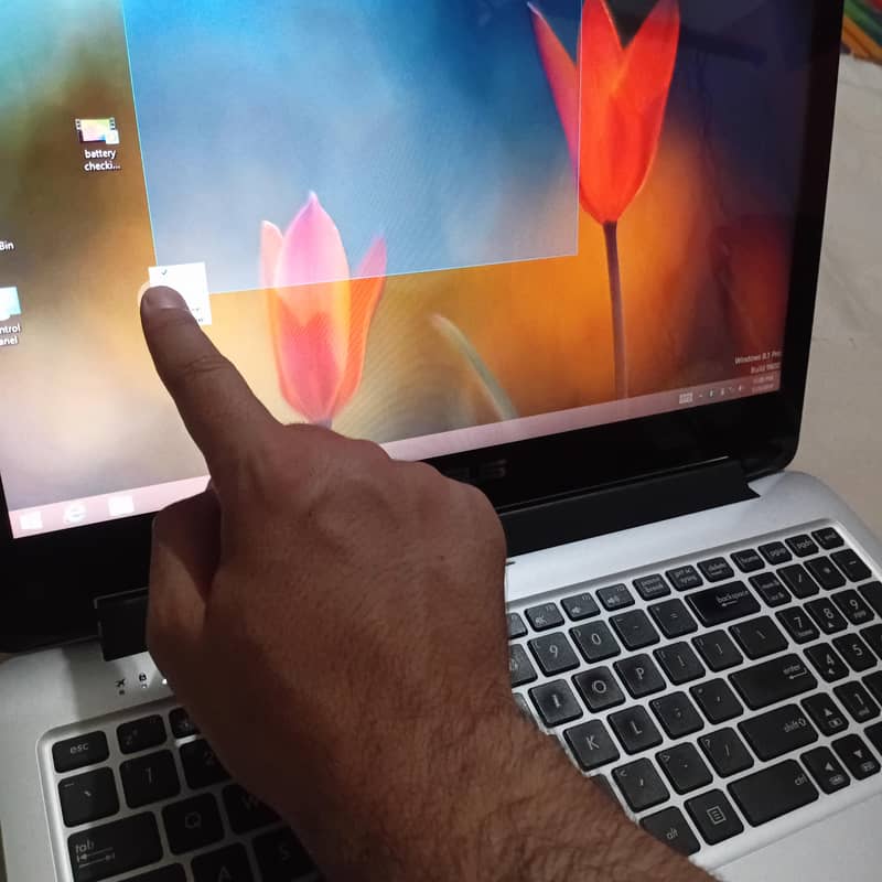 Asus touch screen laptop, 360 deegre 0