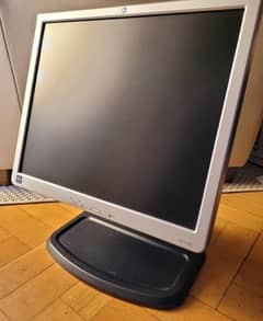 HP L1740 LCD Monitor