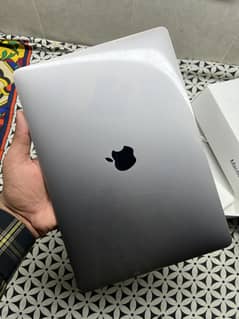 Macbook air m1 2020 with all accessories