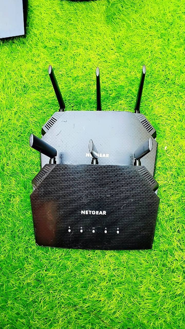 Netgear Nighthawk RAX36S Ax4 Ax3000 4 Stream Wifi 6 Router 3