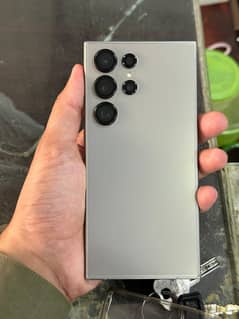 Samsung Galaxy S24 Ultra with box