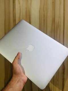 Macbook air 2017 core i5