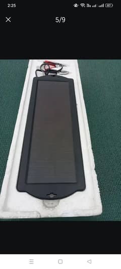 solar panel car ki battery charge karta hai
