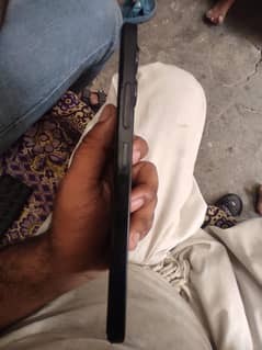 full box ha koi fult nhi ha single hand use hua ha only 12 ha