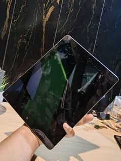 apple ipad condetion 10/8 urgent sale