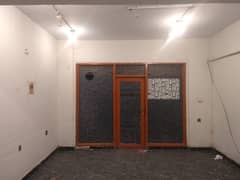 ideal location big shop size 14/38 main university road