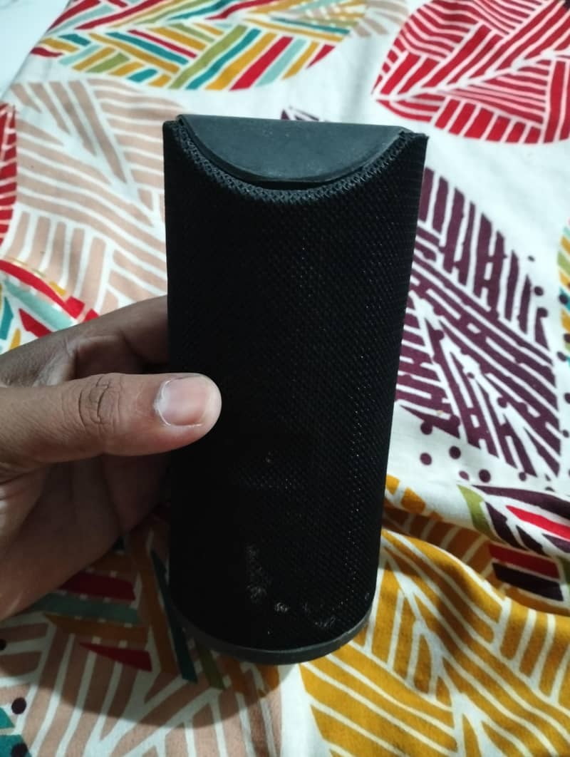 Bluetooth speaker 0