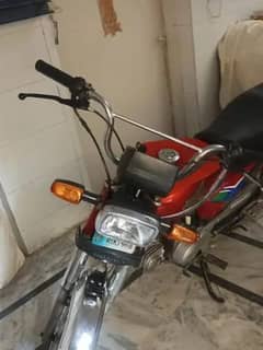 cd70 2013 in good condition only serious buyer contact