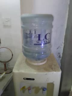 water dispenser with fridge 100%  working condition
