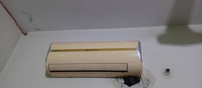 orient ac 1ton urgent sale