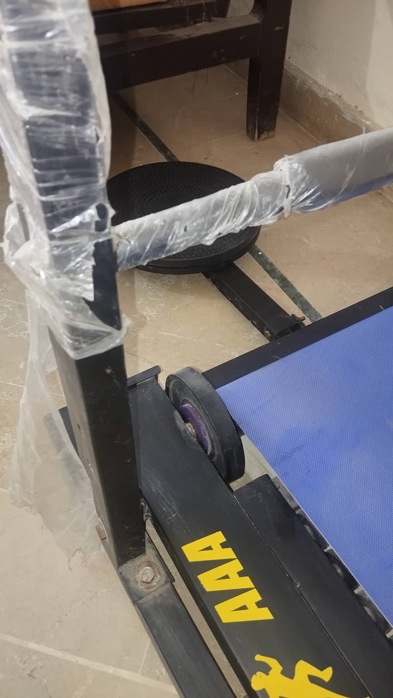Manual treadmill with twister like new 3