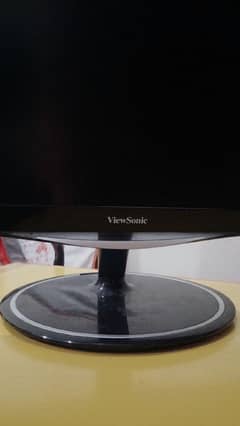 ViewSonic 24inch  10/10 coundation price 8000