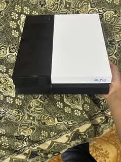 Ps4 total orignal with 2 controllers