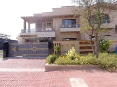 Good Location In Bahria Town Phase 8 - Block E House For sale Sized 10 Marla
