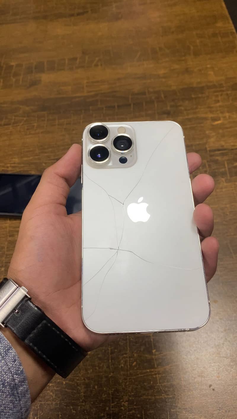 iPhone Xr-Converted to 13Pro 1
