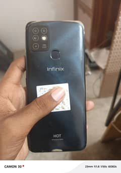 infinix hot 10 4+128 with box charger condition 10/9