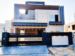 In Royal Orchard 10 Marla House For Sale