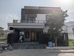 10 MARLA DESIGNER HOUSE FOR SALE Top City