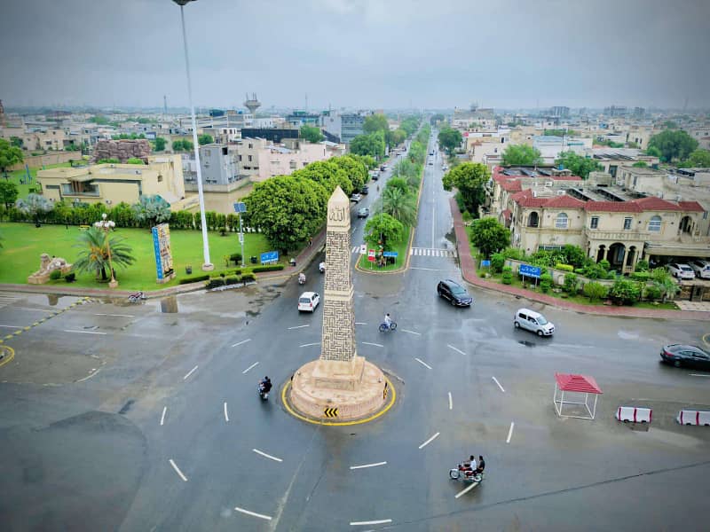 BUILDER LOCATION PLOT NO 92 FOR SALE IN RAFI BLOCK 5