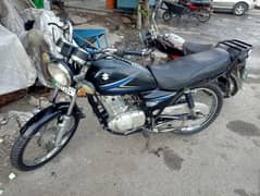 Suzuki GS 150 2016