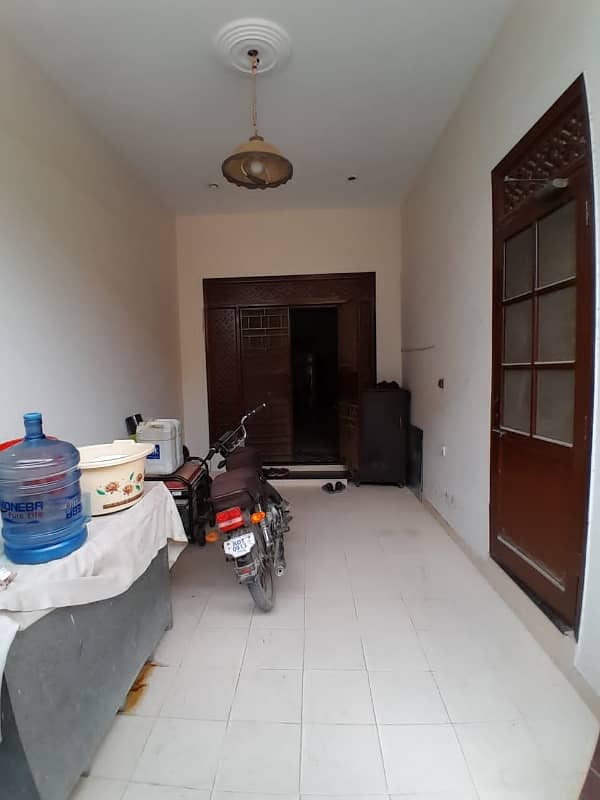 Portion for sale in Gulshan block 3,west open,park facing 2