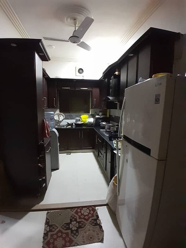 Portion for sale in Gulshan block 3,west open,park facing 7
