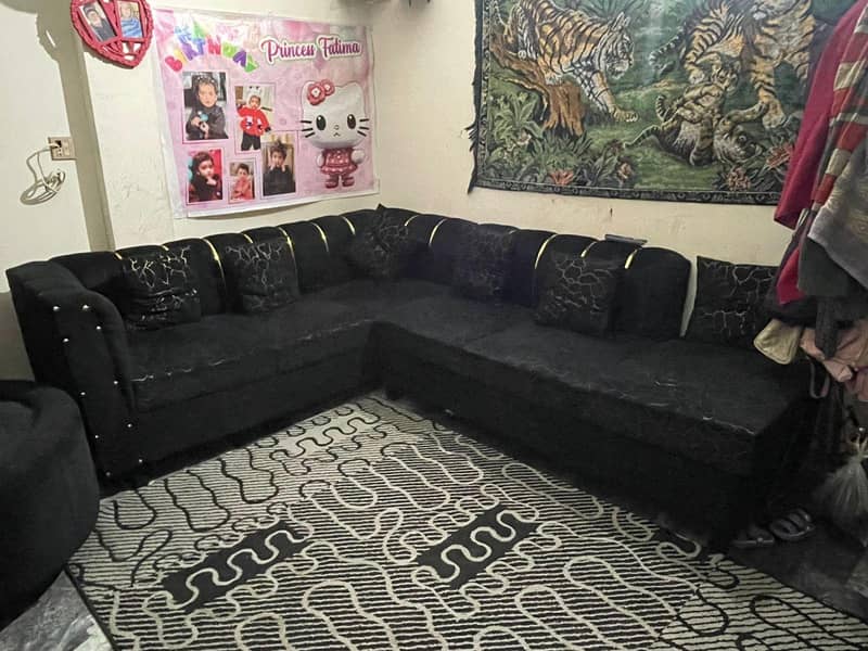 L shape sofa set with tables  10/10 condition  just 2months used 0