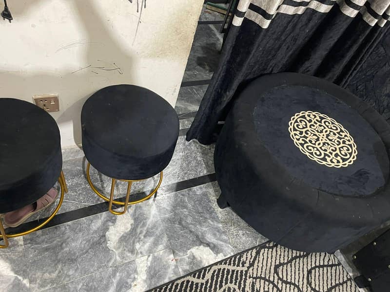 L shape sofa set with tables  10/10 condition  just 2months used 3