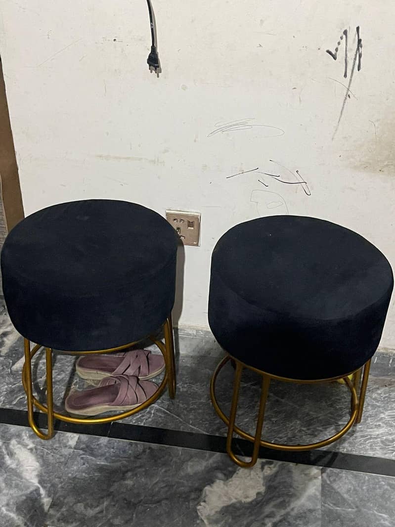 L shape sofa set with tables  10/10 condition  just 2months used 7