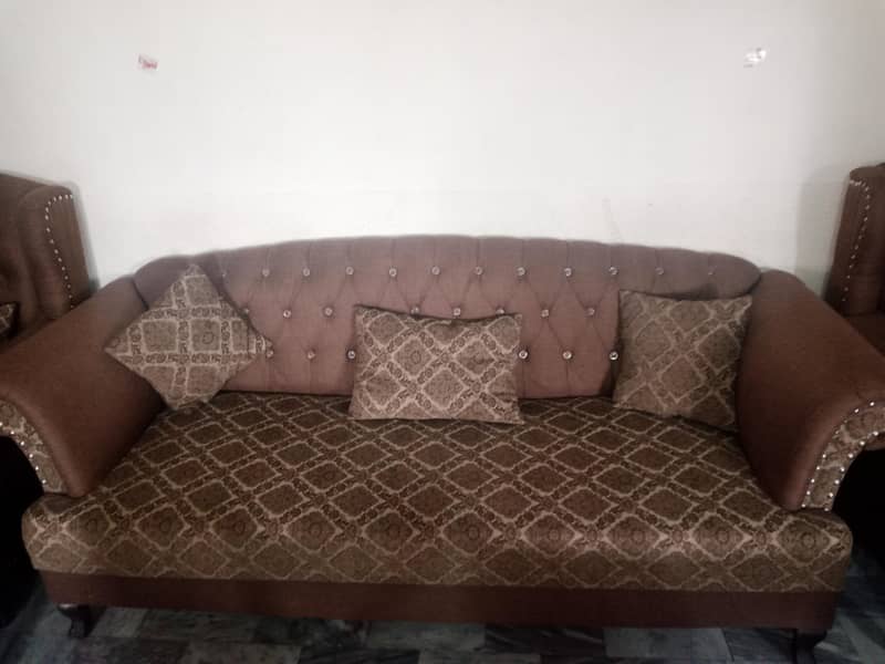 this sofa is 7 setter and it's design is trendy in brown color 1