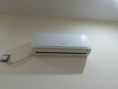 1 Ton Inverter AC  (10/10 condition)