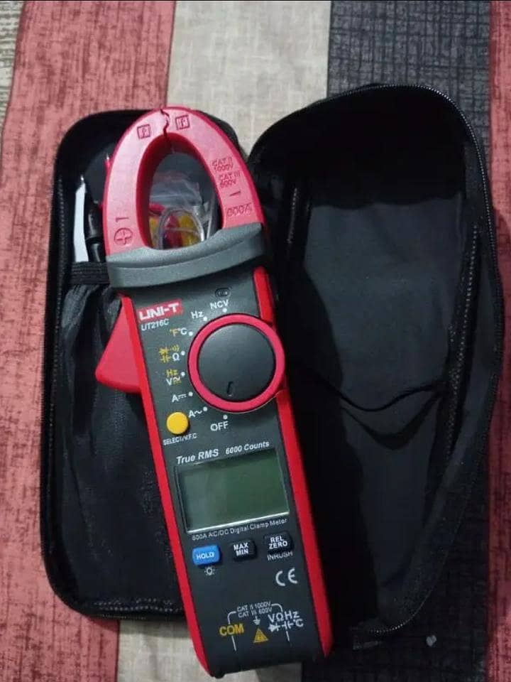 UNI-T UT216C True RMS Digital Clamp Meter 2