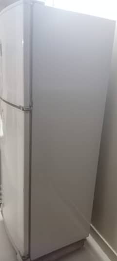 20 cubic ft Dawlance Refrigerator. Original Compressor. Good Iceing.