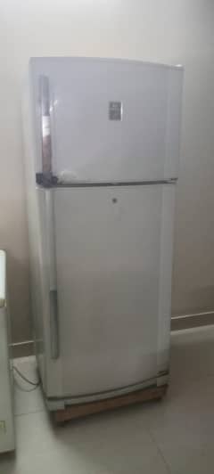 20 cubic ft Dawlance Refrigerator. Original Compressor. Good Iceing.