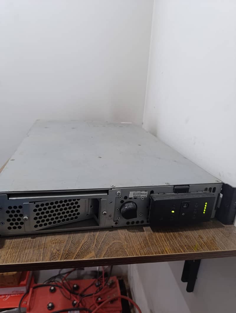 Apc 3000 watts, as brand new, all function r use and ok. 3