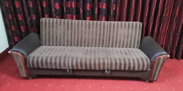 Durafoam company sofa cumbed in Excellent condition