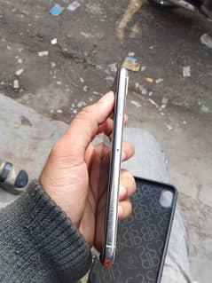 Achi condition hy bettry 100 hy or 256 gb hy